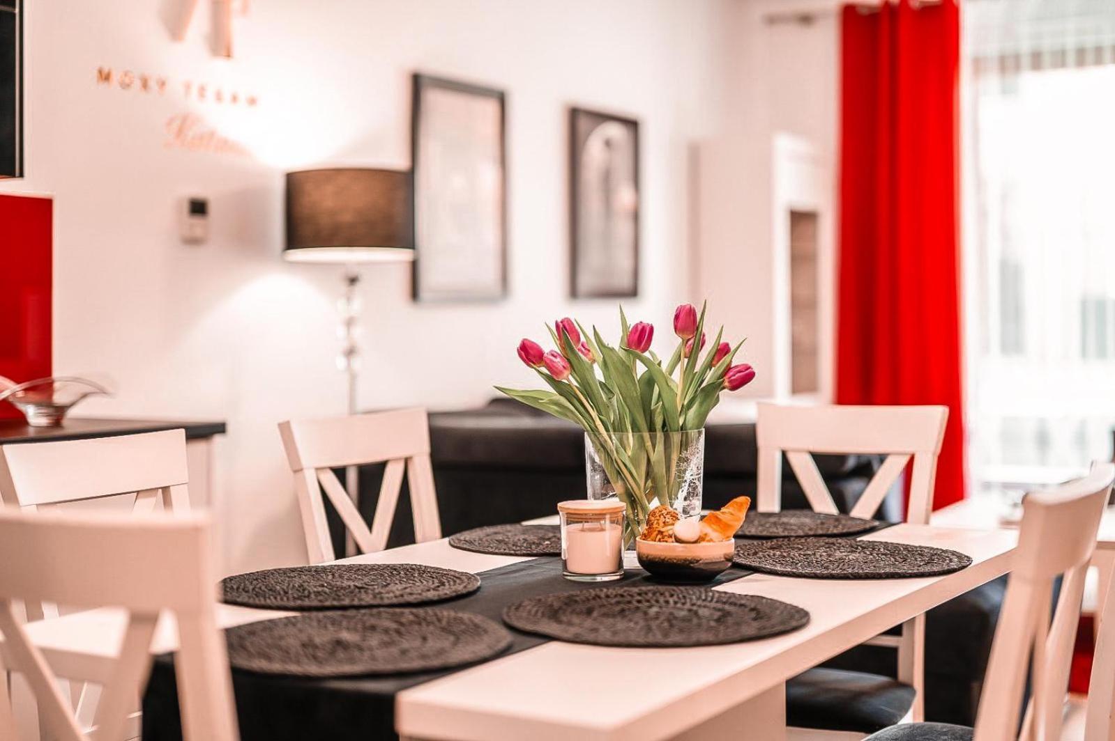 Apartamento Katania Moxy Te&Am Cracow Cracovia Exterior foto